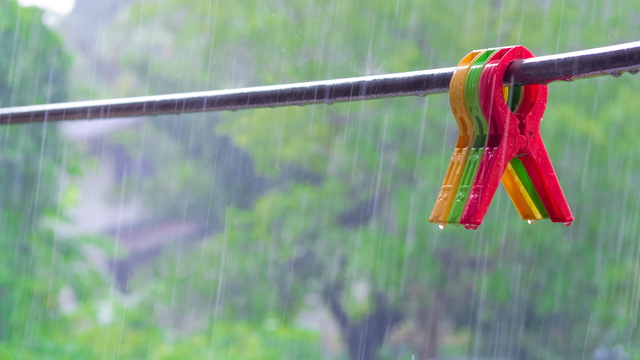 雨の日のベランダ